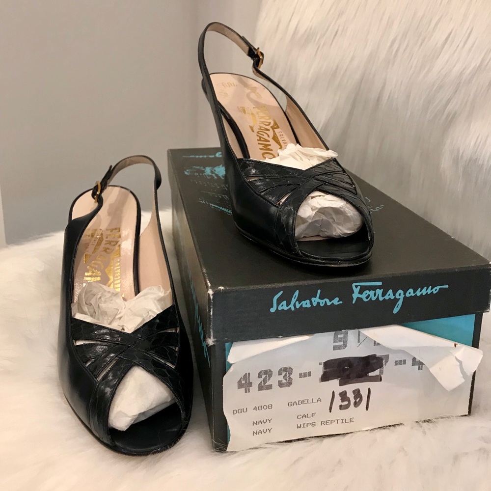 Vintage Salvatore Ferragamo sling backs
